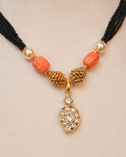 Black beads 113325