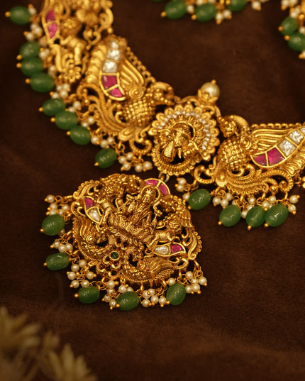 Neckset with Goddess Lakshmi 113571