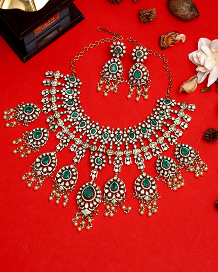 Victorian NeckSet 111126