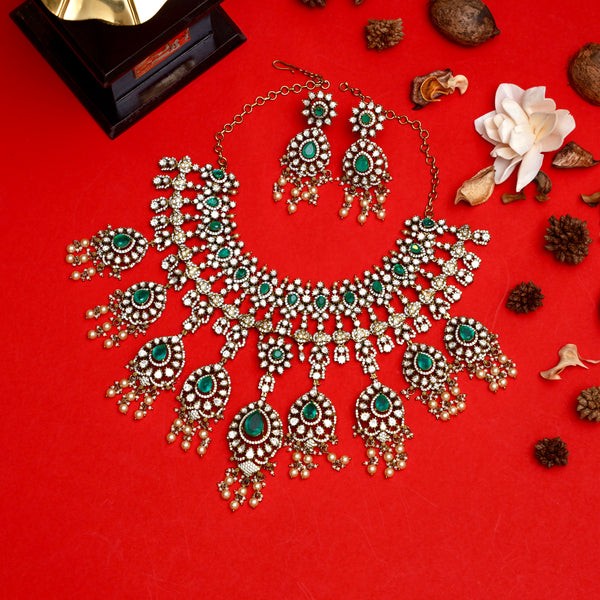 Victorian NeckSet 111126