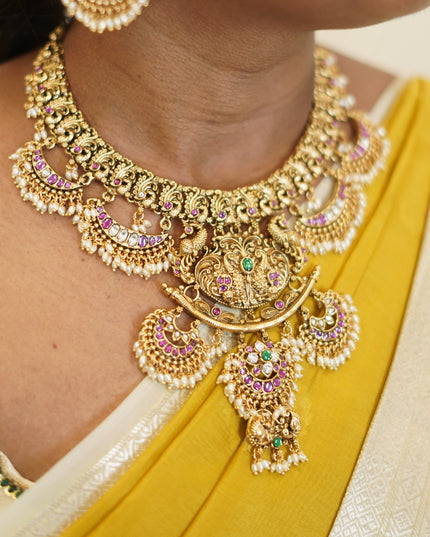 Antique Neck set with Kundan 110245