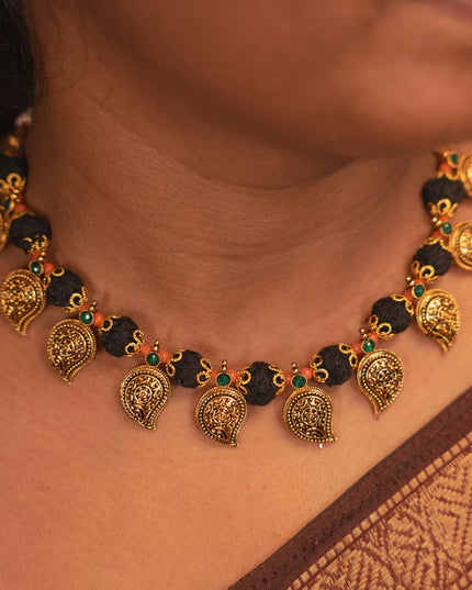 Black Thread with Mango lockets 113358