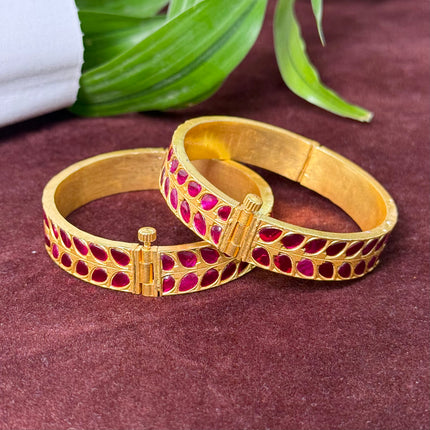 Collection image for: Antique Bangles