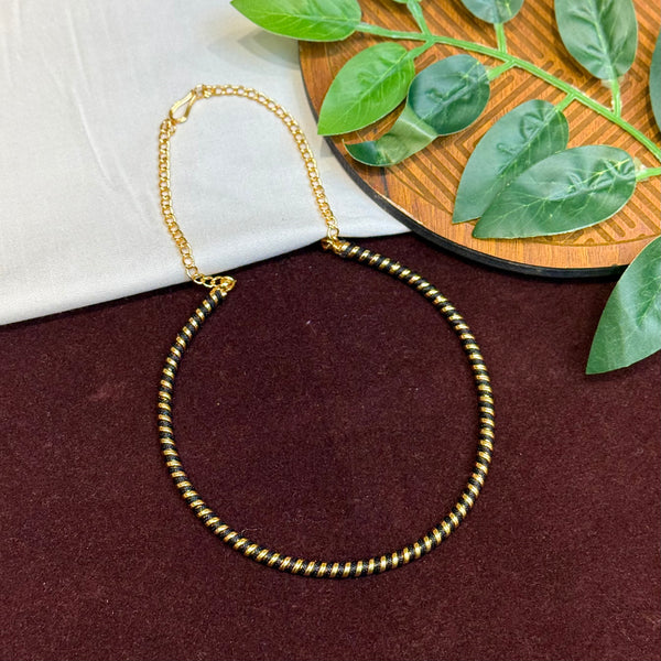 Black thread Kanti 104852