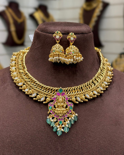Antique Neck Set 106059
