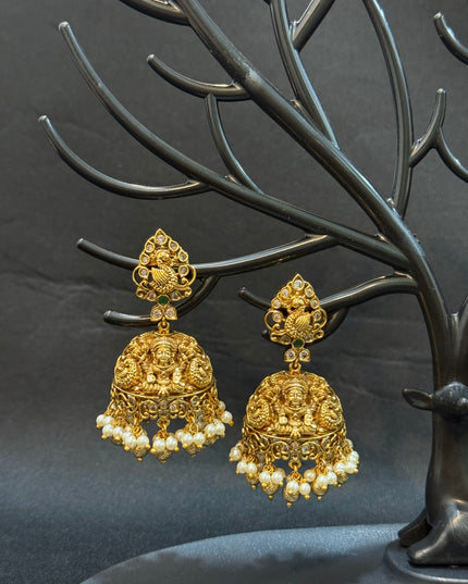 Earrings 106082