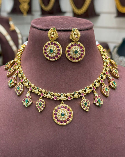 Antique Neck Set 106204