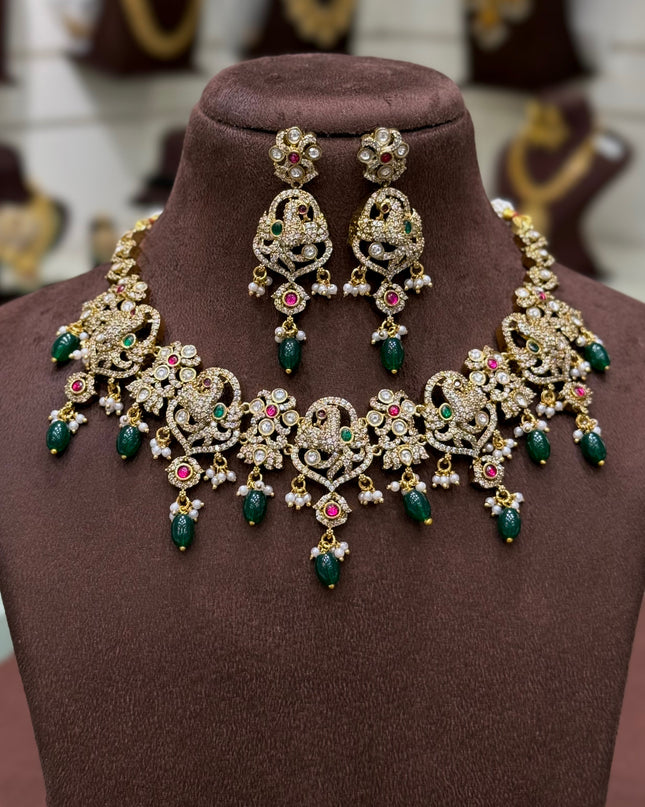 Antique Neck Set 106208