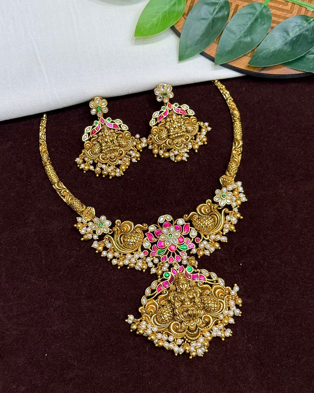 Antique Neck Set 106312
