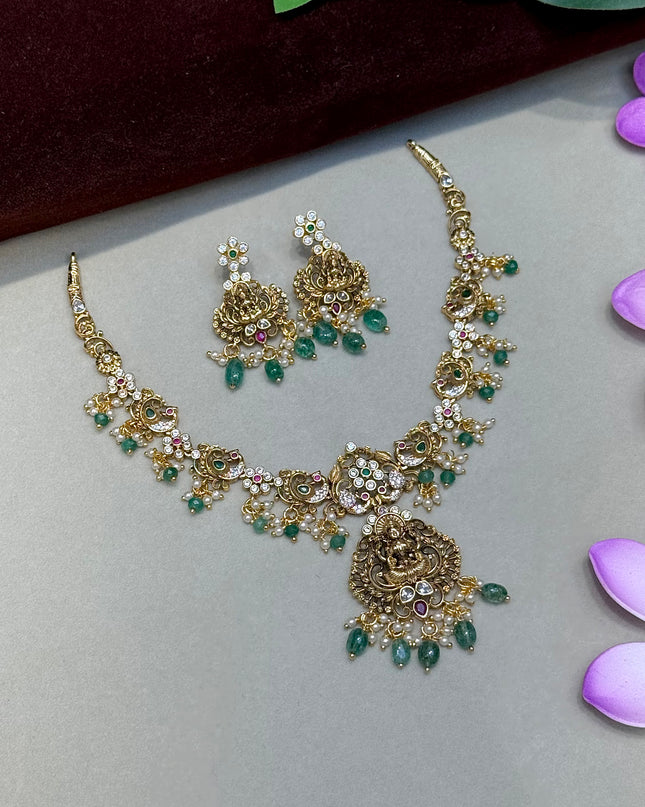 Antique Neck Set 106654