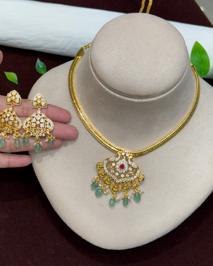 Antique Neck Set 106792