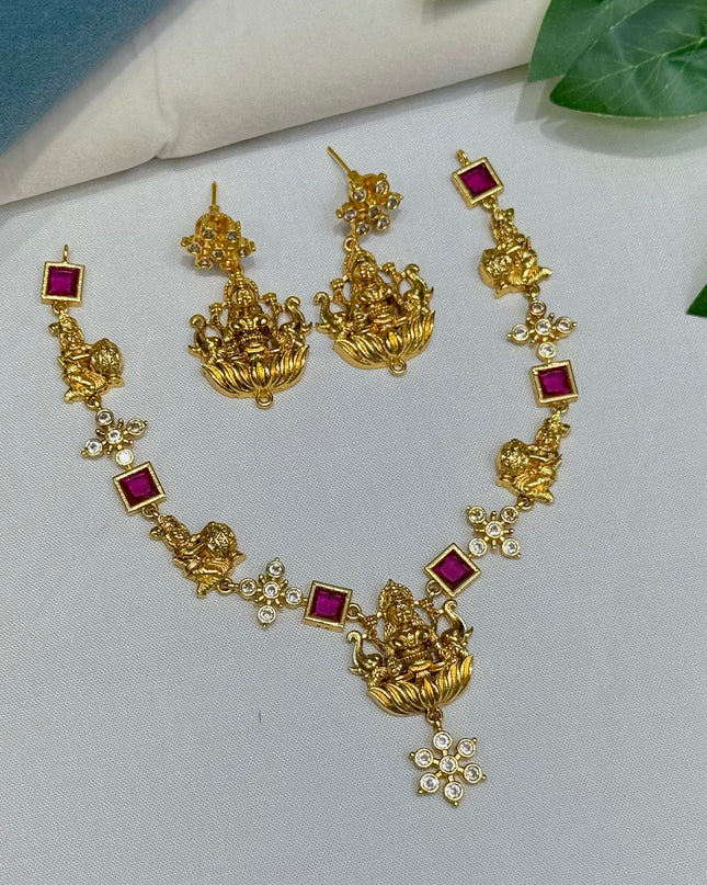Antique Neck Set 106795