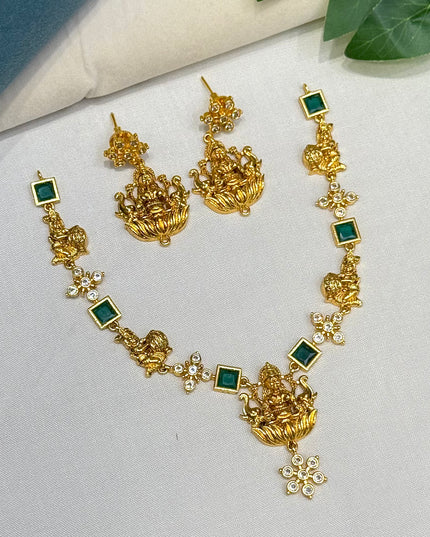 Antique Neck Set 106795