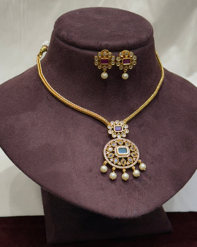 Antique Neck Set 106800