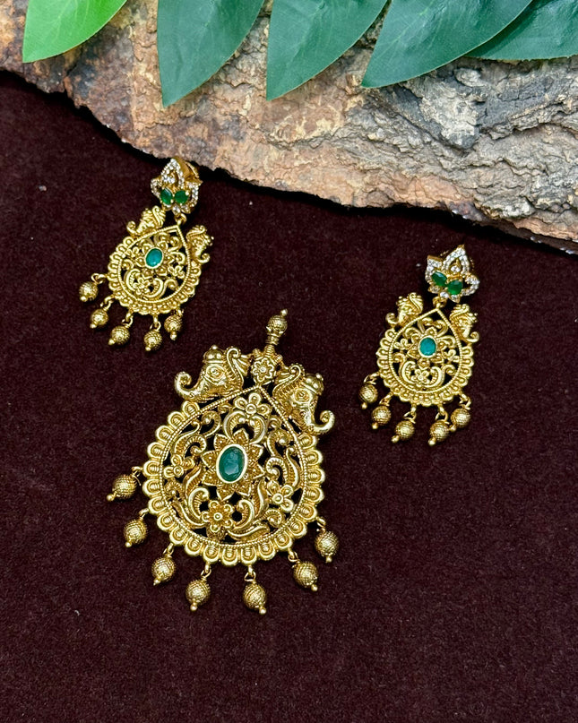Pendant With Earrings 107072