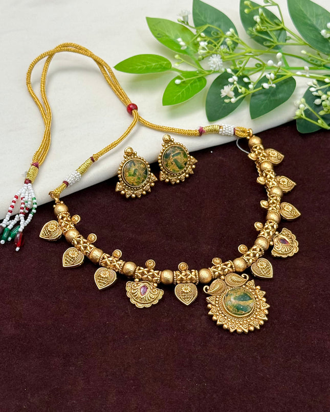 Antique Neck Set 107357