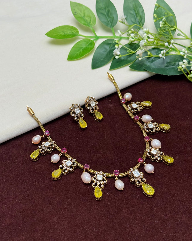 Antique Neck Set 107454