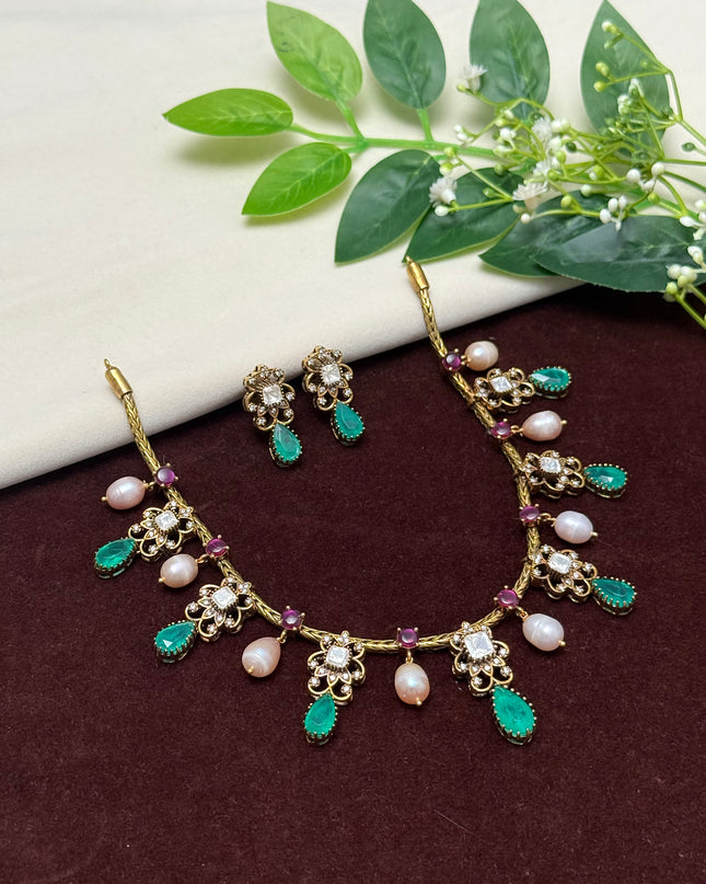 Antique Neck Set 107454