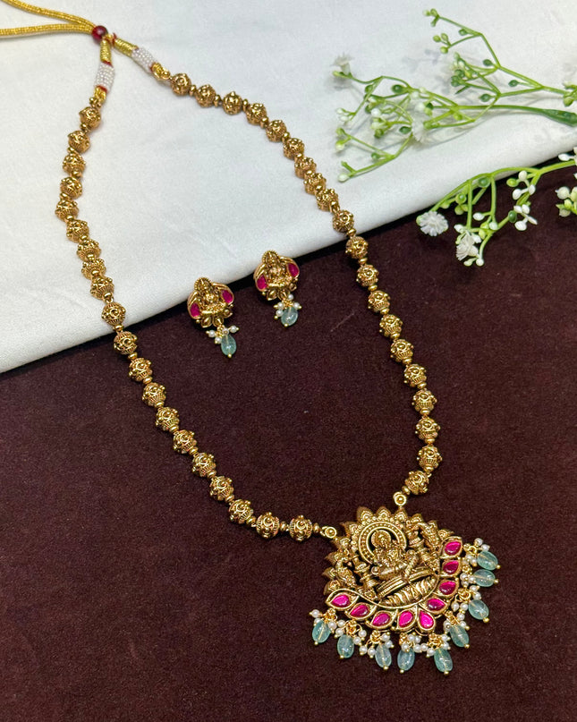 Antique Neck Set 107565