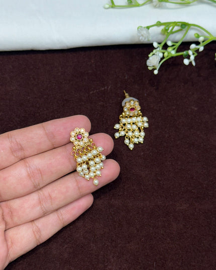 Antique Earrings 107608