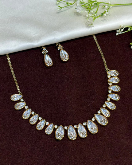 Victorian Neck Set 107668