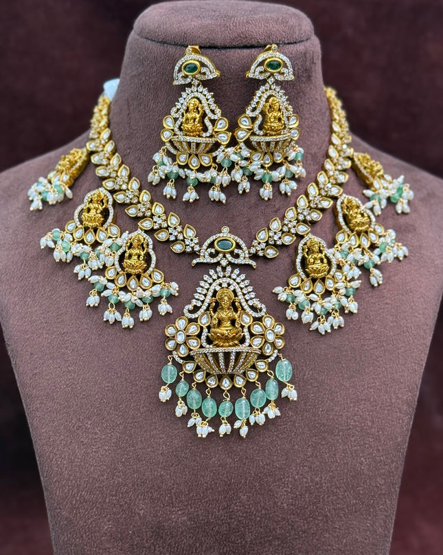 Antique Neck Set 107990