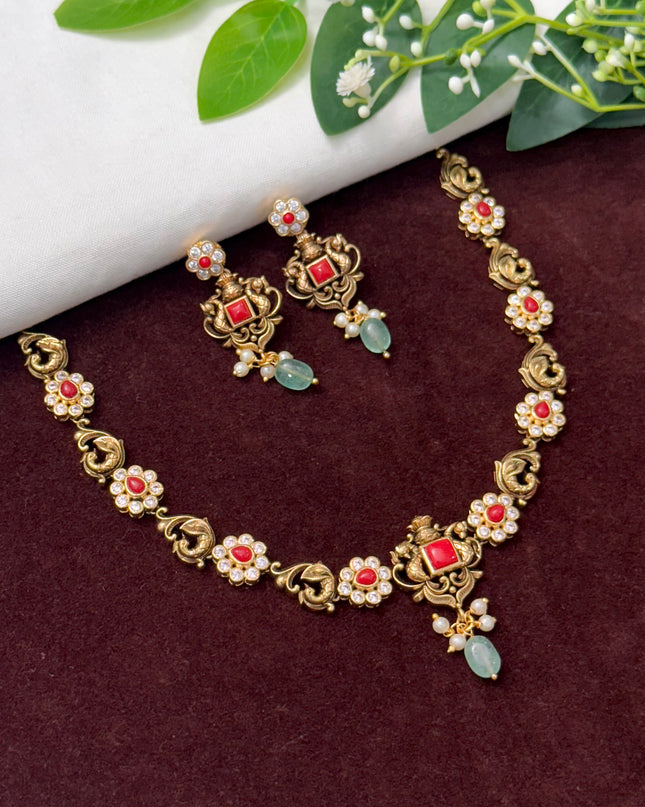 Antique Neck Set 108124