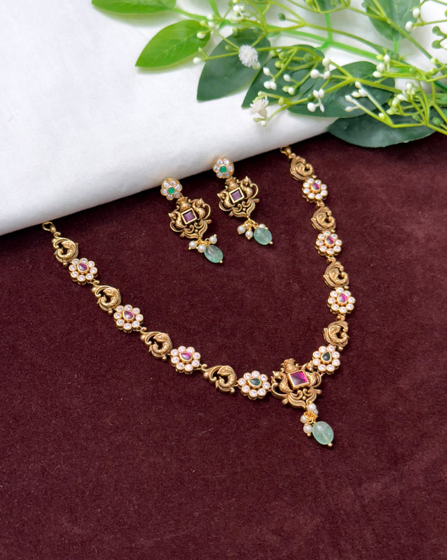 Antique Neck Set 108124