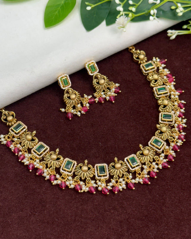 Antique Neck Set 108125