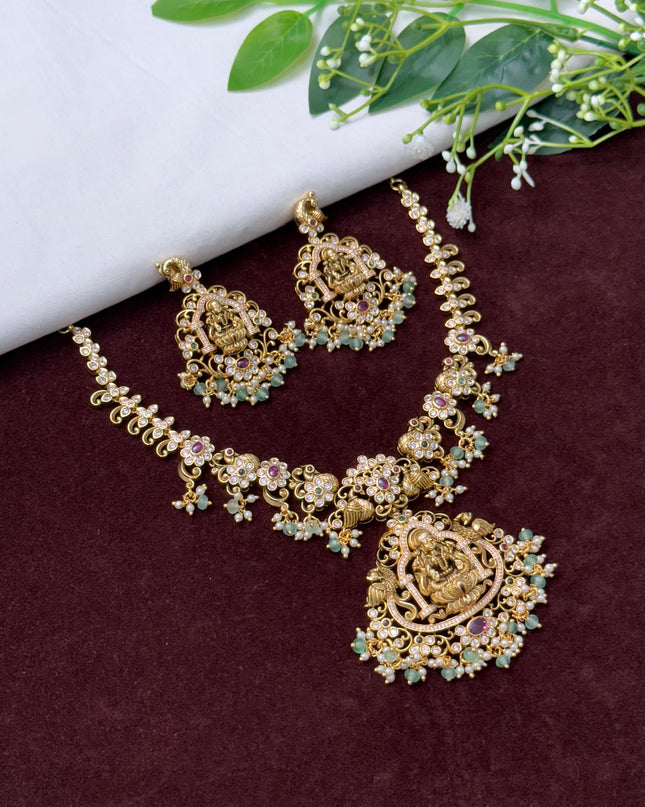 Antique Neck Set 108134