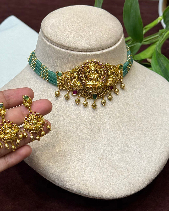 Antique Neck Set 108182