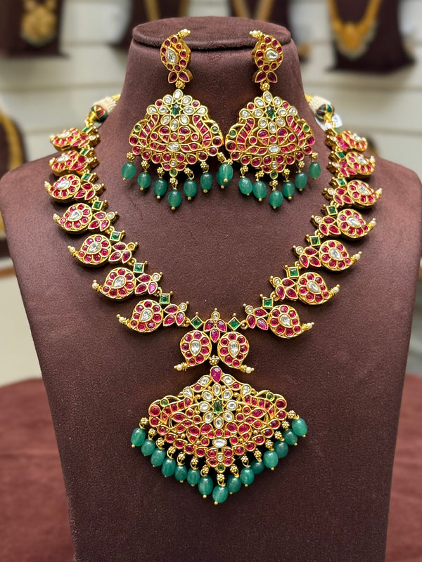 Kundan Neck Set 108327