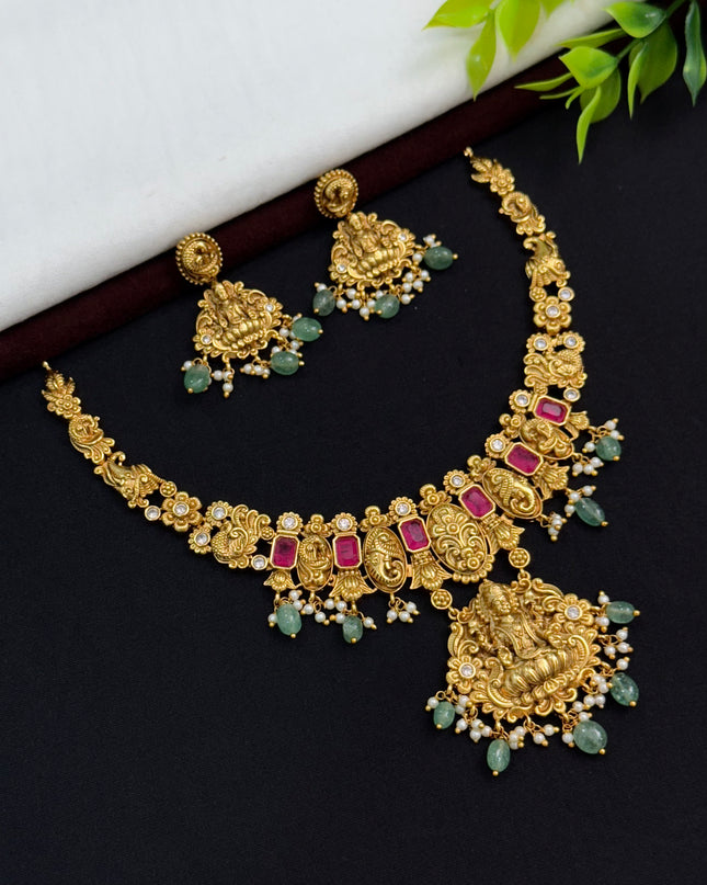 Antique Neck Set 108453