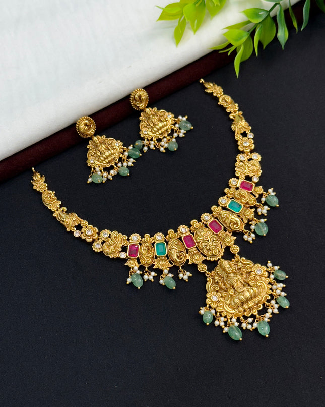 Antique Neck Set 108453