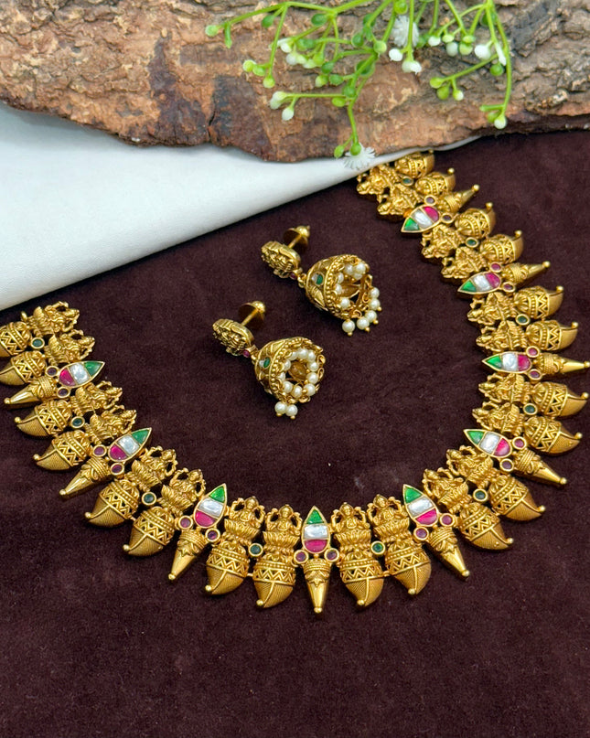 Antique Neck Set 108631