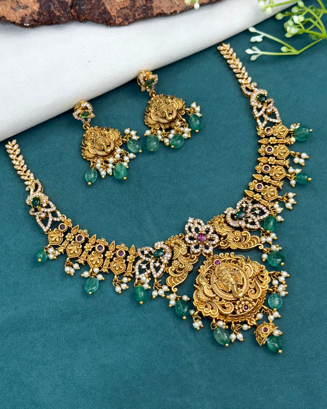 Antique Neck Set 108633