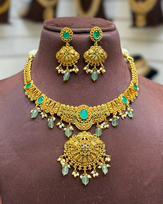 Antique Neck Set 108641