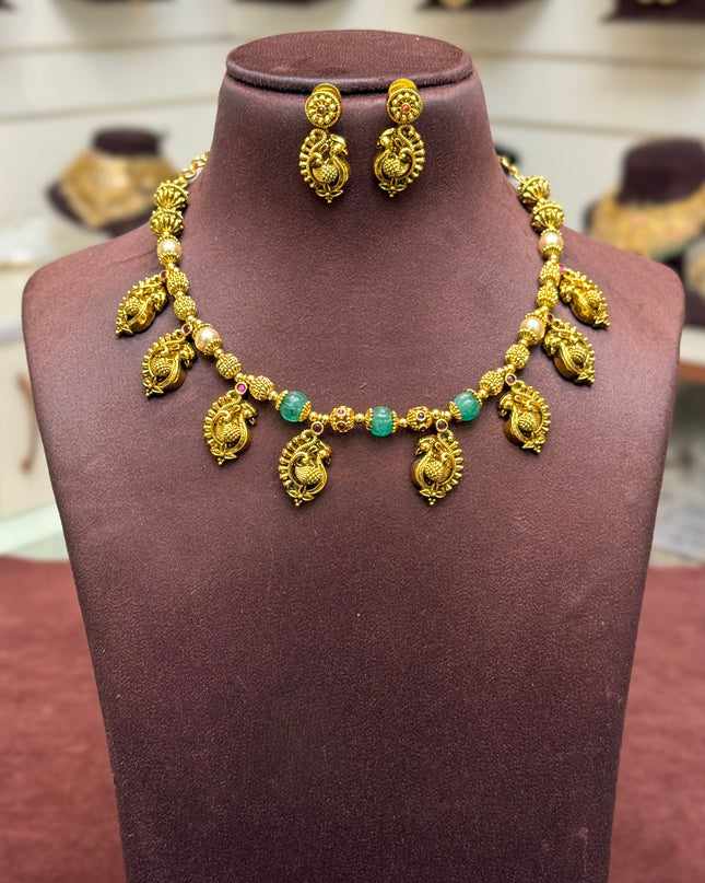 Antique Necksets 108655