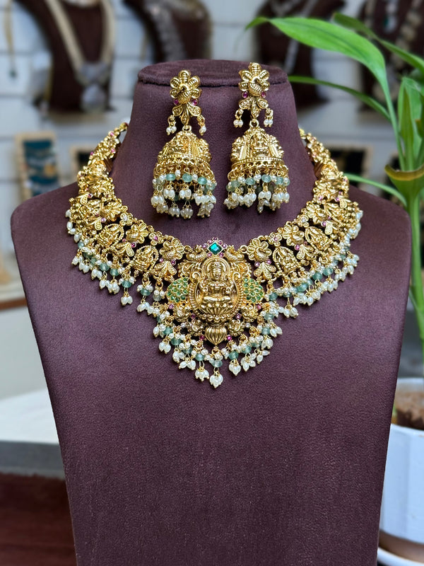 Antique Neck Set 108657