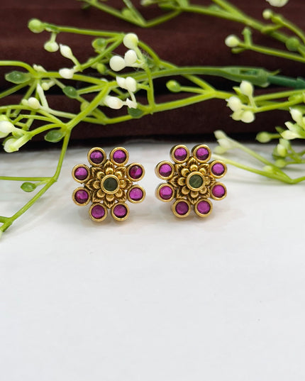 Antique Studs 108664