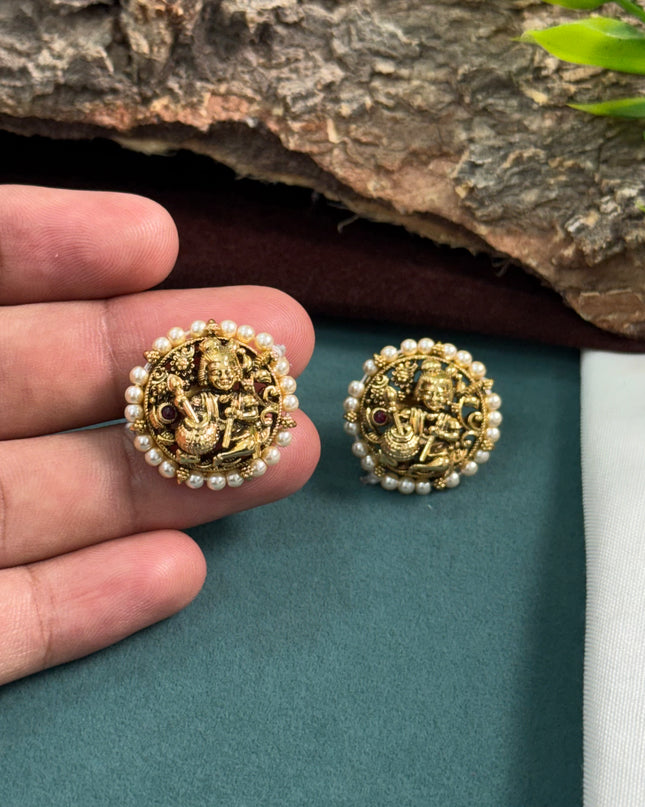 Antique Studs 108736