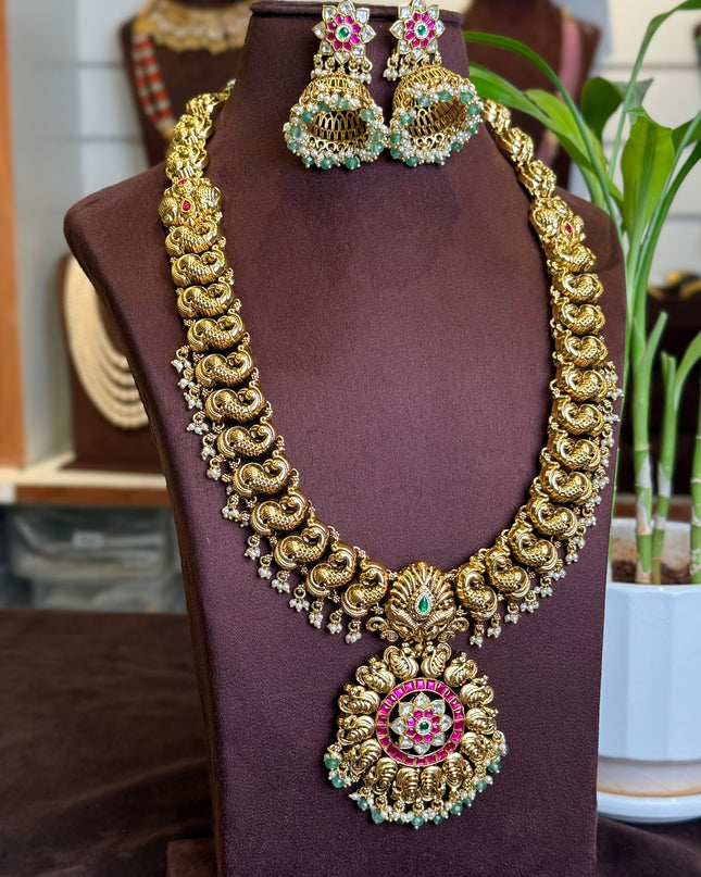 Antique neck set 108864