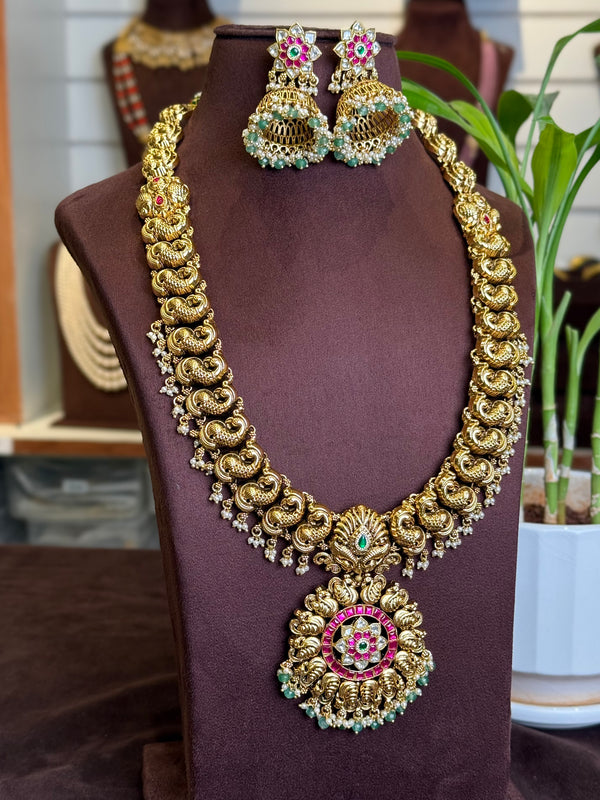 Antique neck set 108864