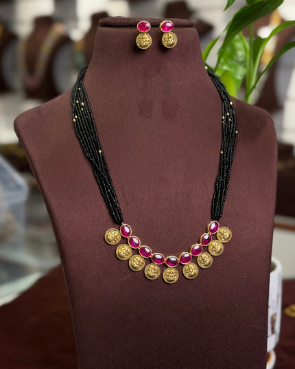 Black beads 109776