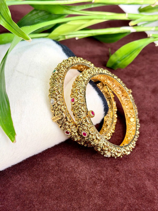 Antique Bangles 109786
