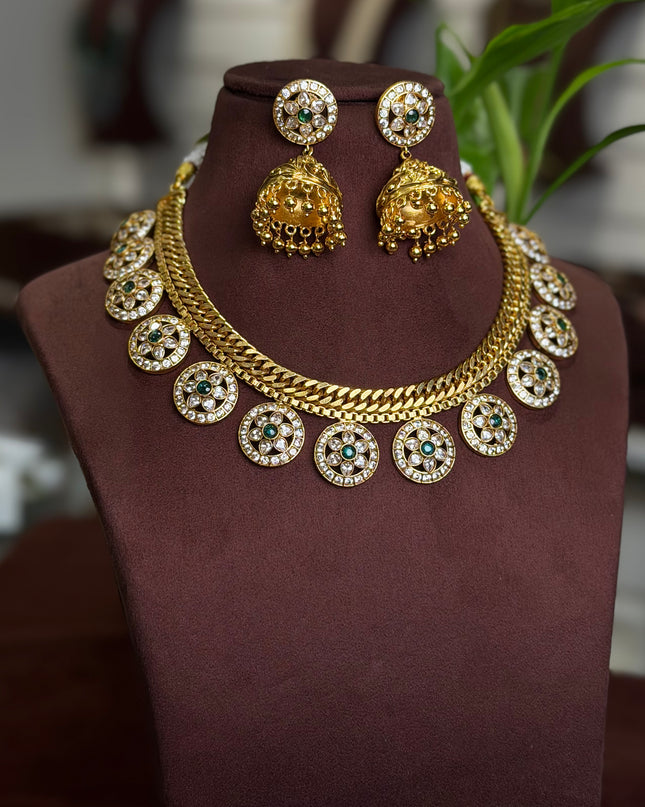 Antique Neck Set 109900