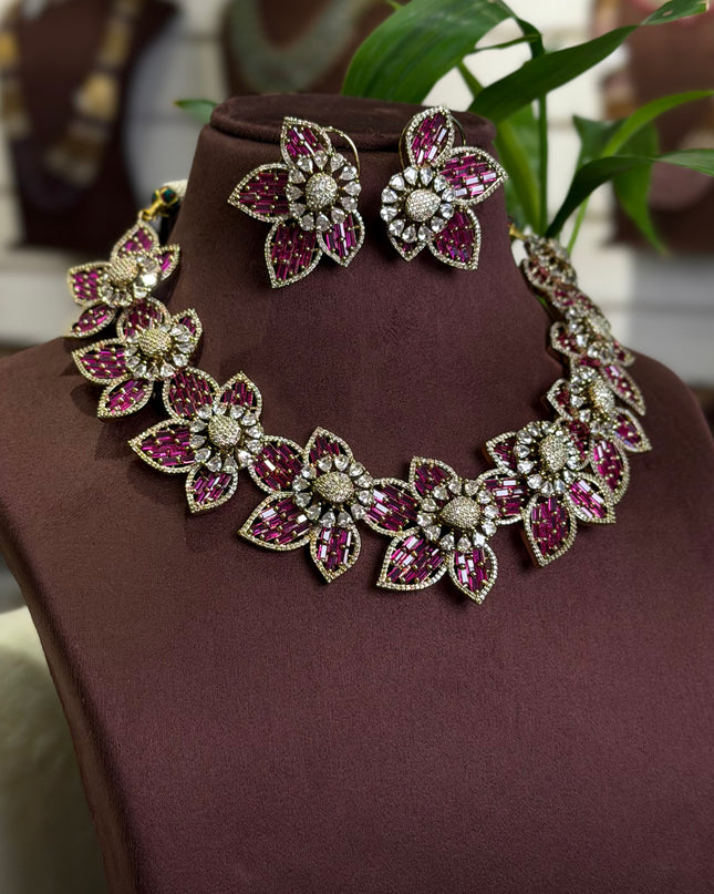 Victorian Neck Set 109947