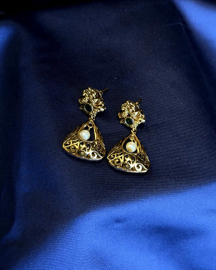 Antique Earrings 110023