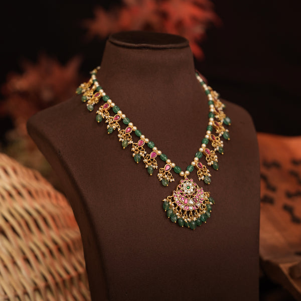 Kundan Neck Set 110891