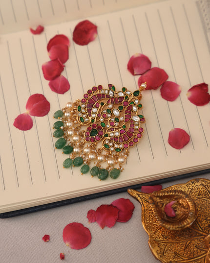 Kundan Lockets 111313